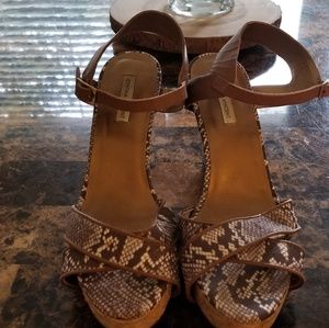 Cynthia Vincent Brown Printed wedges